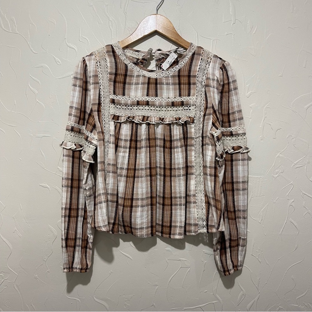 NWOT American Eagle brown plaid lace/crochet detail long sleeve blouse (small)